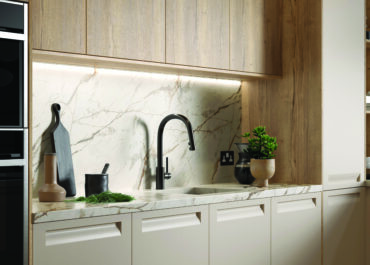 Autograph Painted Cashmere & New England Oak sink run cameo